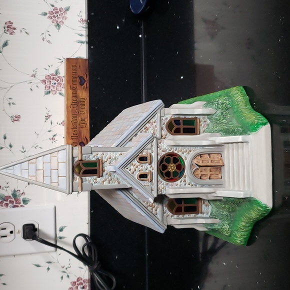 PartyLite Other - 3XHP FIRM 1990s PartyLite Olde World Village #2 Church Porcelain Tealight Holder